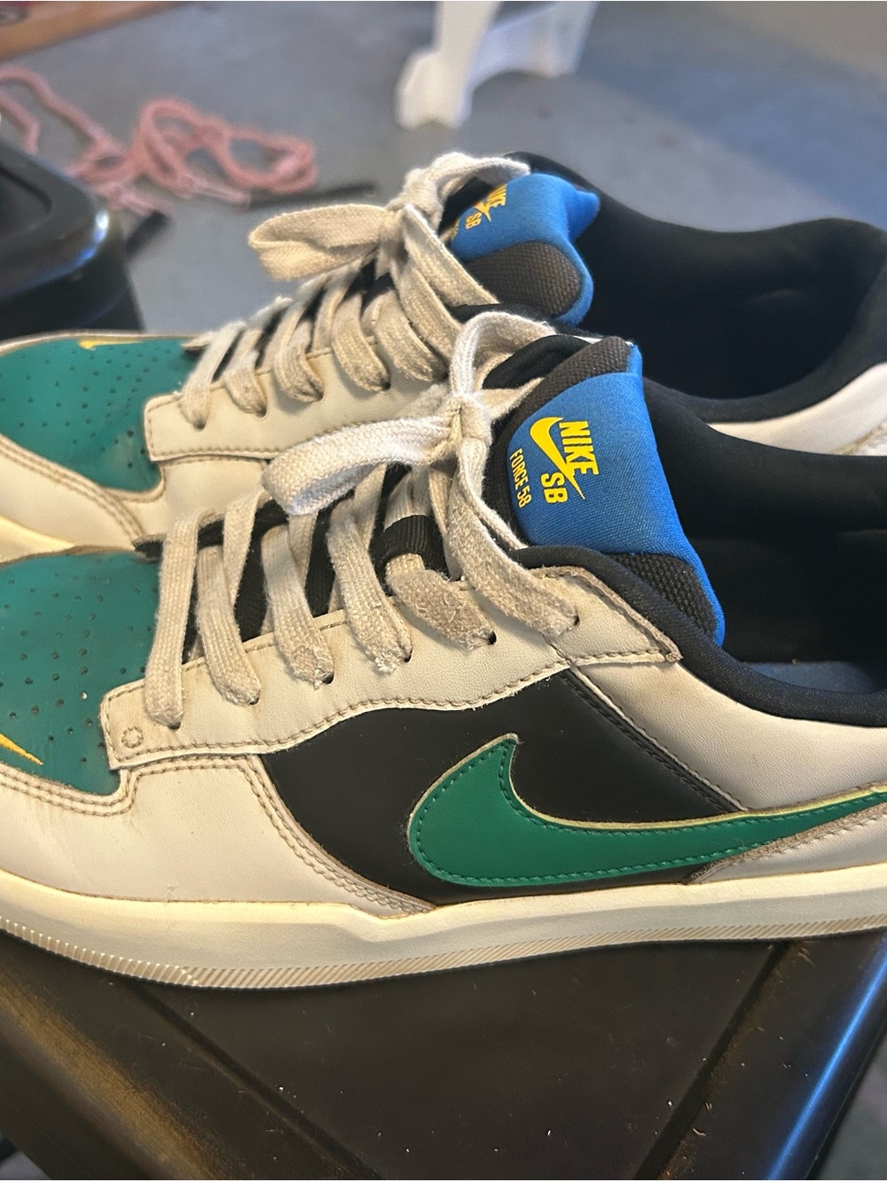 Nike Men’s Low-Top Sneakers in Teal/Black/White with Blue Tongue - Picture 2 of 4